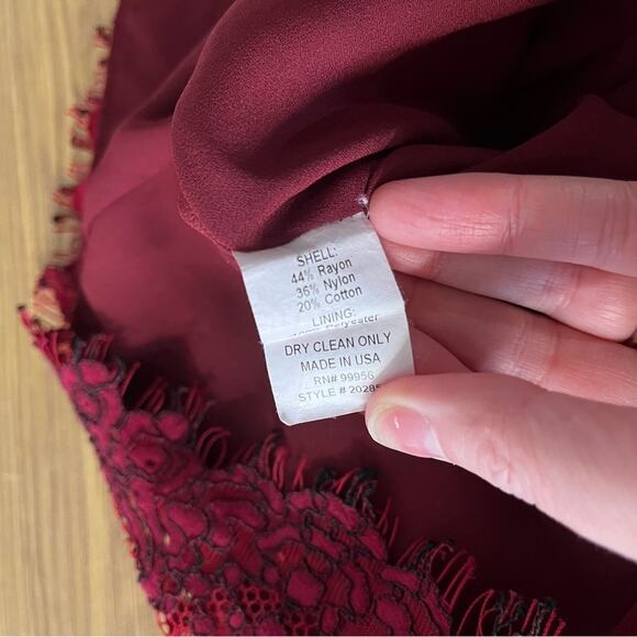 Shoshanna Garnet Illusion Lace Sheath dress red - 2 - Picture 13 of 13